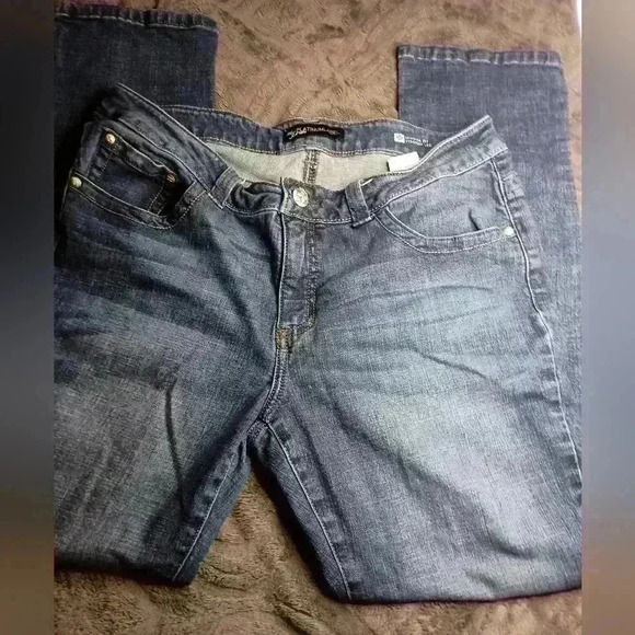 2/$30 LEE PLATINUM LABEL jeans- (#450) - Picture 1 of 8